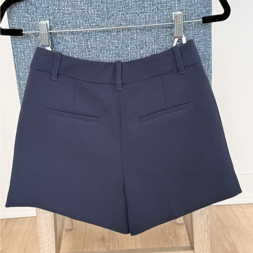 NWOT Aritzia Effortless Shorts - Mini Crepette | Size 2 - Picture 13 of 15